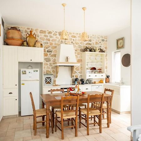 Semini Villa Myrties Екстериор снимка
